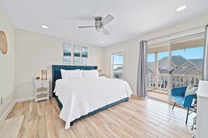 5 bedrooms, iron/ironing board, free WiFi, bed sheets - Steps to Beach | Community Pool & Hot Tub | Spacious Family Retreat | BEACHBALL PROPERTIES (Gulf Shores)