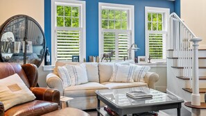 Smart TV, books, stereo - Experience luxury at Thorne Swift Lakehouse, Harbor Springs - Lake Michigan (Harbor Springs)
