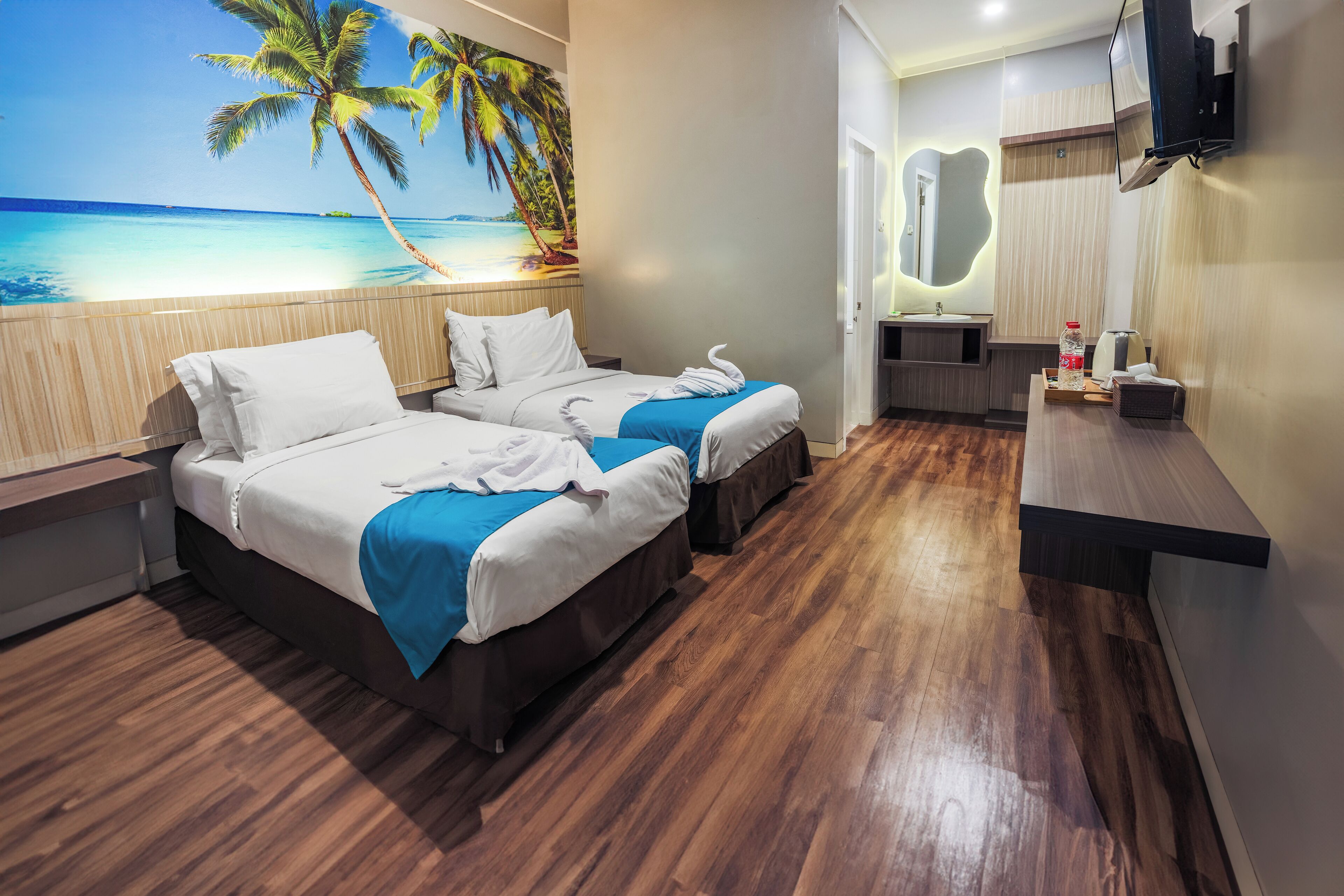 Superior Pool Access Room