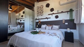 2 bedrooms, desk, free WiFi, bed sheets