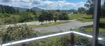 Tongariro River Cottage