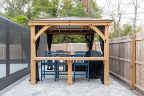 Outdoor dining - Serene Sunshine State Escape (Deltona)