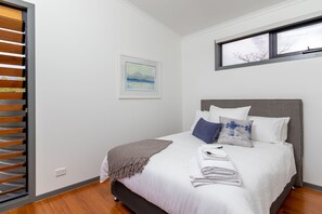 熨斗/熨衣板、WiFi、床单