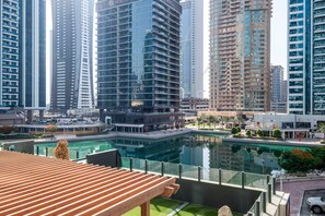 Pool - Blueground | JLT, pool, nr Lake (Dubai)