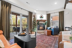 Smart-TV, Kamin, Videospiele