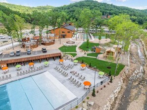 Exterior - Duckingham Palace • A Modern Lodge Retreat with Hot Tub & Free Family Tickets (Hollister)
