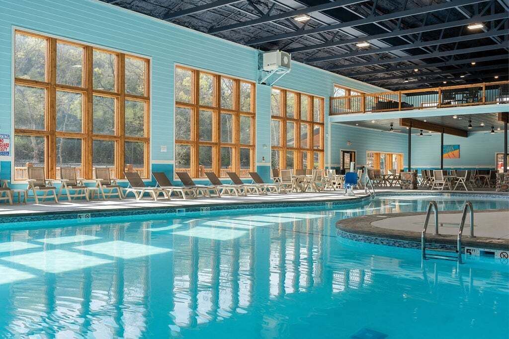 Alberca techada y alberca climatizada