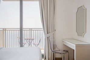 3 bedrooms, iron/ironing board, WiFi, bed sheets - Blueground | Dubai Marina, pool, nr Marina Walk (Dubai)