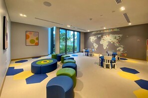Interior - Blueground | Dubai Marina, pool, nr Marina (Dubai)