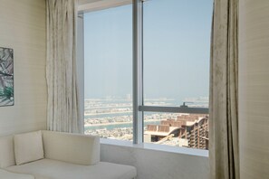 Interior - Blueground | The Palm Jumeirah, pool, nr Atlantis (Dubai)