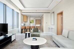 TV, stereo - Blueground | The Palm Jumeirah, pool, nr Atlantis (Dubai)