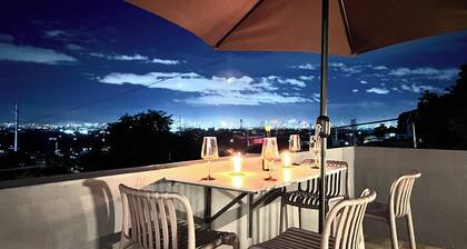 Cozy nest with Manila Skyline View in Angono Rizal 4 minutes from SM Mall