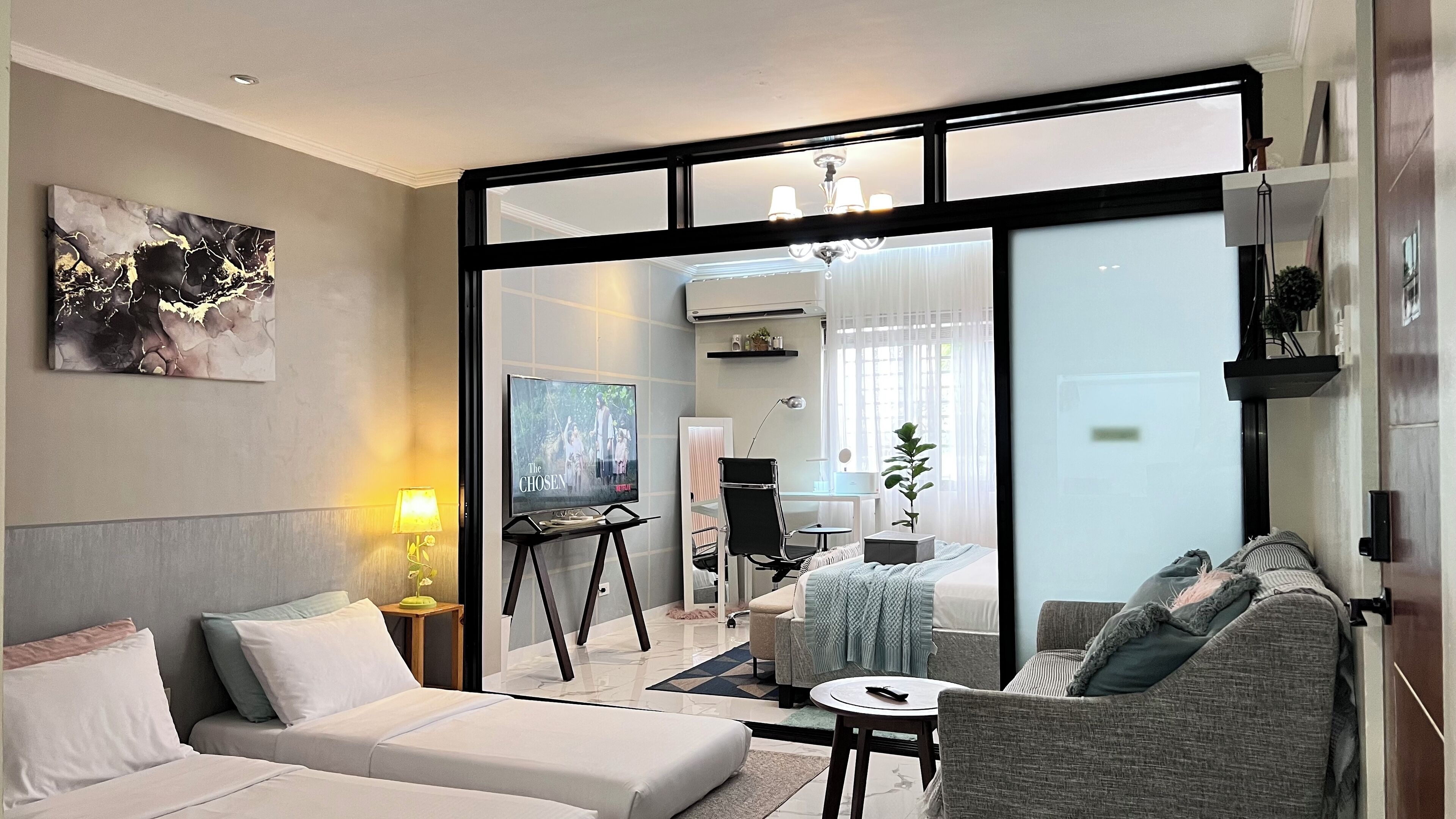 2 bedrooms, iron/ironing board, WiFi, bed sheets