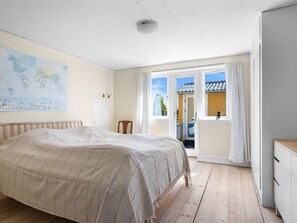 3 bedrooms, Internet