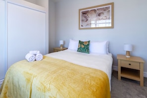 2 chambres, fer et planche à repasser, lit de bébé portatif, Wi-Fi