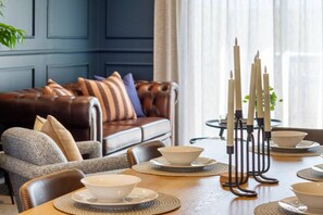 Interior - Executive Stay, Work Trip, Event Base with Parking (Christchurch)