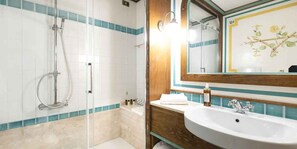 Bathroom - Holiday apartment with sea view (Liscia di Vacca)