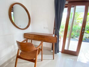 書桌、免費無線上網