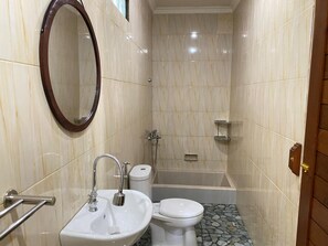 Towels, soap, shampoo, toilet paper