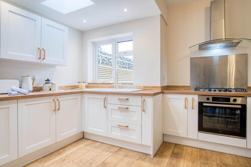 Seascape Retreat - 3 Bedroom Flat - Porthcawl