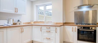 Seascape Retreat - 3 Bedroom Flat - Porthcawl