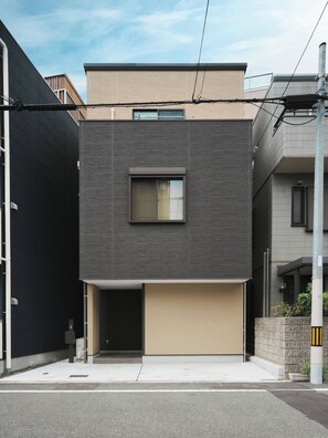 ستائر تعتيم وواي فاي مجانًا