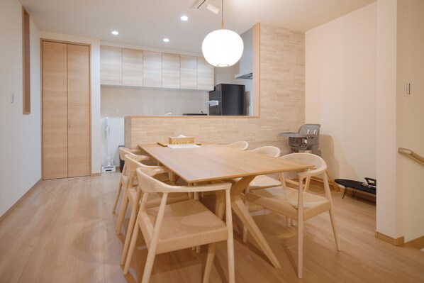 ستائر تعتيم وواي فاي مجانًا