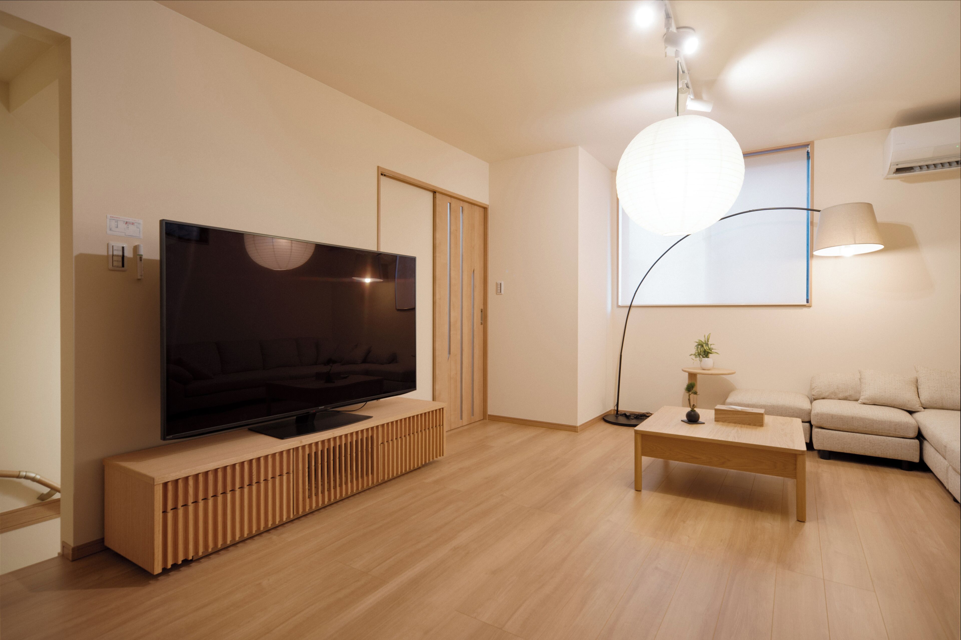 Blackout curtains, free WiFi