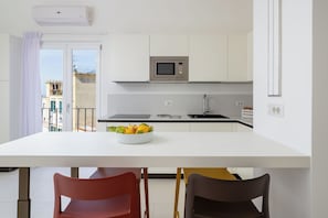 Appartement Exclusif, vue partielle sur la mer | Cuisine privée