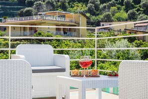 Leilighet – exclusive, delvis sjøutsikt | Terrasse/patio
