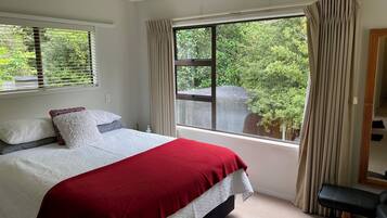 5 Schlafzimmer, Bügeleisen/Bügelbrett, WLAN, Bettwäsche