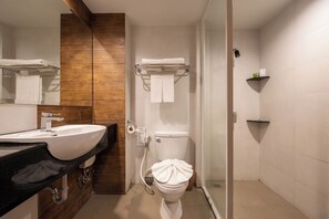 Towels, soap, shampoo, toilet paper