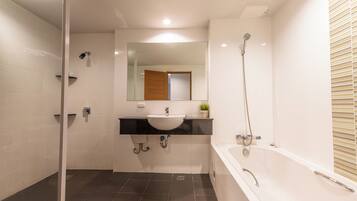 Towels, soap, shampoo, toilet paper