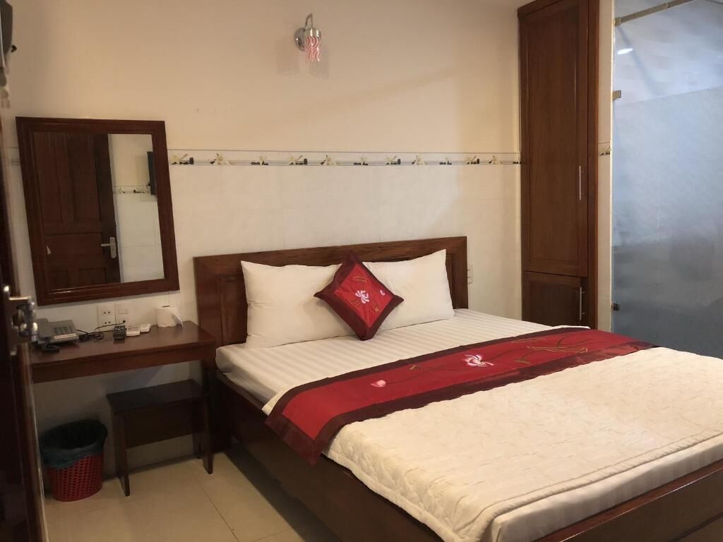 Standard Double Room Single Use, City View | Meja, Wi-fi percuma 