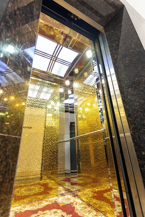 Exterior - Thuy Duong Hotel - Near Tan Son Nhat Airport (Thanh pho Ho Chi Minh)