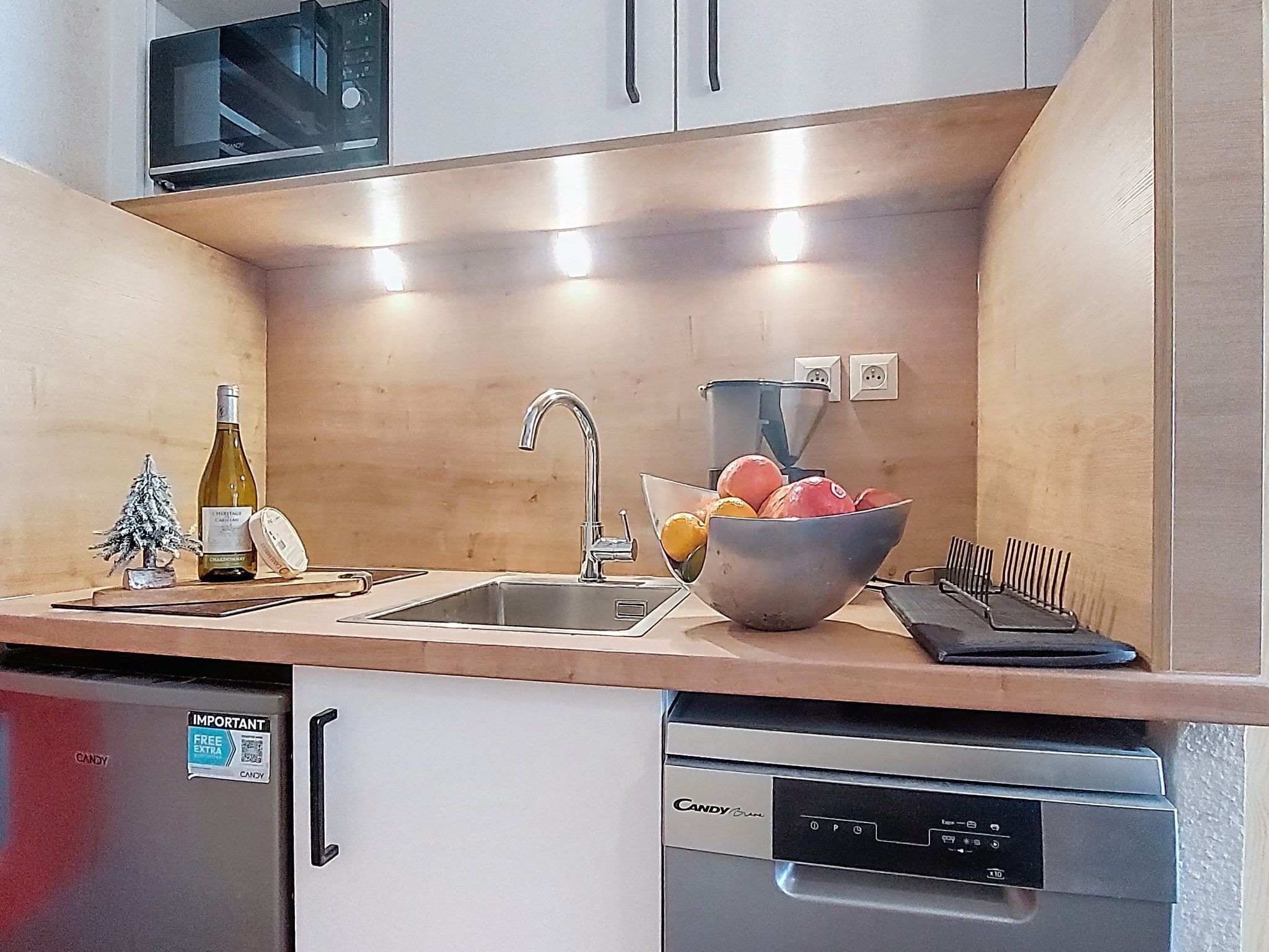 Fridge, microwave, cookware/dishes/utensils