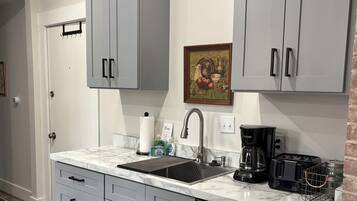 Micro-ondes, four, plaque de cuisson