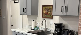 Terrific apartment with AC in charming Dansville