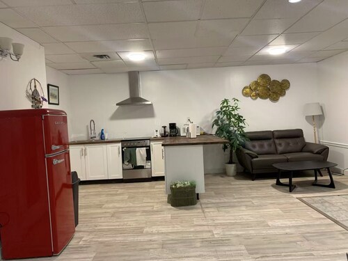 ArtHaus Downtown – Jim Robb Suite, 3BR/3BA