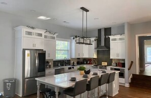 Mikrowelle, Ofen, Herdplatte, Geschirrspüler