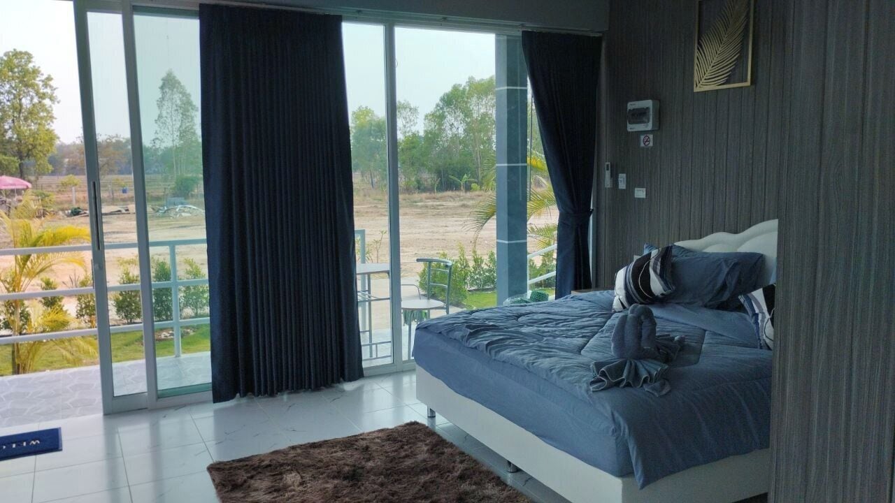 Deluxe Double Room, Balcony, Lake View | In-room safe, blackout curtains, free WiFi