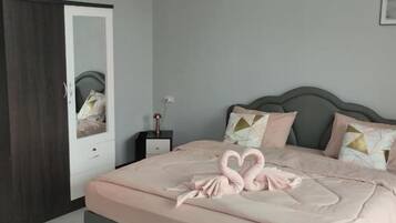 Brankas, tirai kedap cahaya, dan Wi-Fi gratis