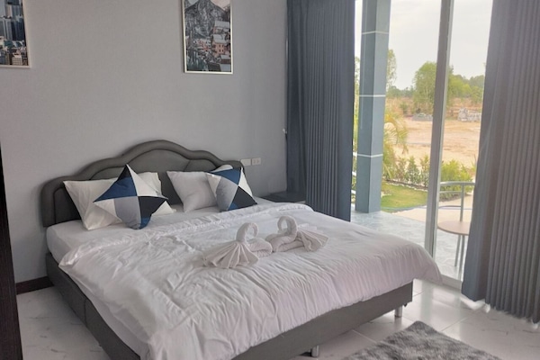 Habitación doble, balcón, vistas al jardín | Caja fuerte, cortinas opacas, wifi gratis