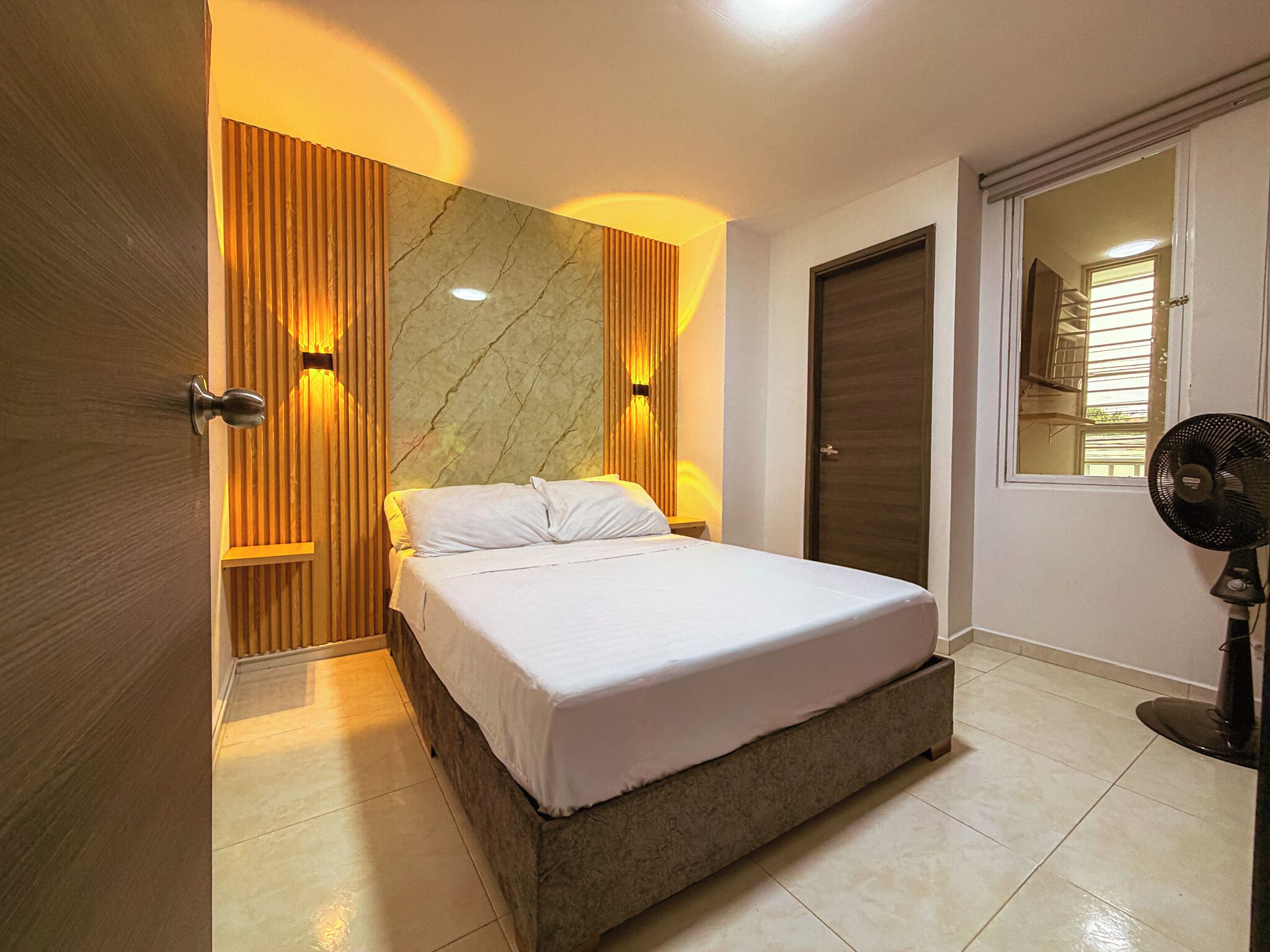 3 habitaciones, tabla de planchar con plancha y wifi gratis 