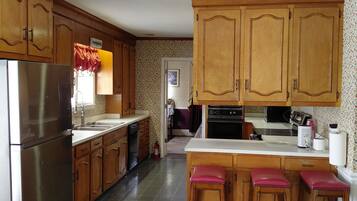 Microwave, oven, stovetop, dishwasher