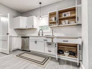 Fridge, microwave, oven, stovetop - Near Attractions & Food : Walk to Plaza District (Oklahoma City)