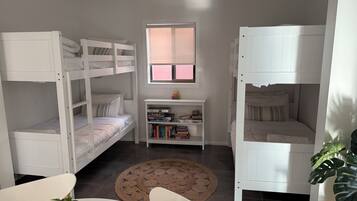 4 bedrooms, WiFi, bed sheets