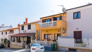 Unclassified image, 3 of 19, button - Lovely apartment for 3 people with WIFI, A/C, TV and balcony (Vintijan)