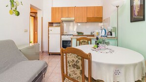 Unclassified image, 5 of 19, button - Lovely apartment for 3 people with WIFI, A/C, TV and balcony (Vintijan)