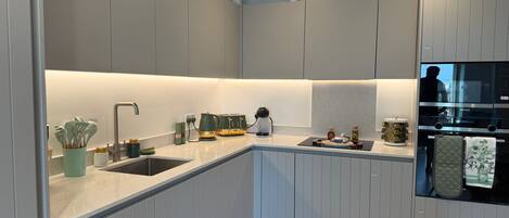 Fridge, microwave, oven, stovetop